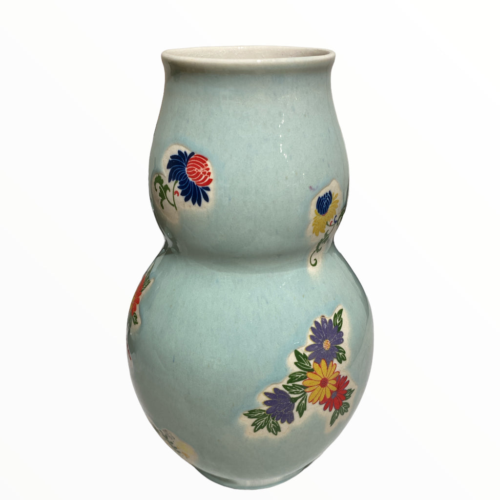 Mint Vase by Yookyoung Yong